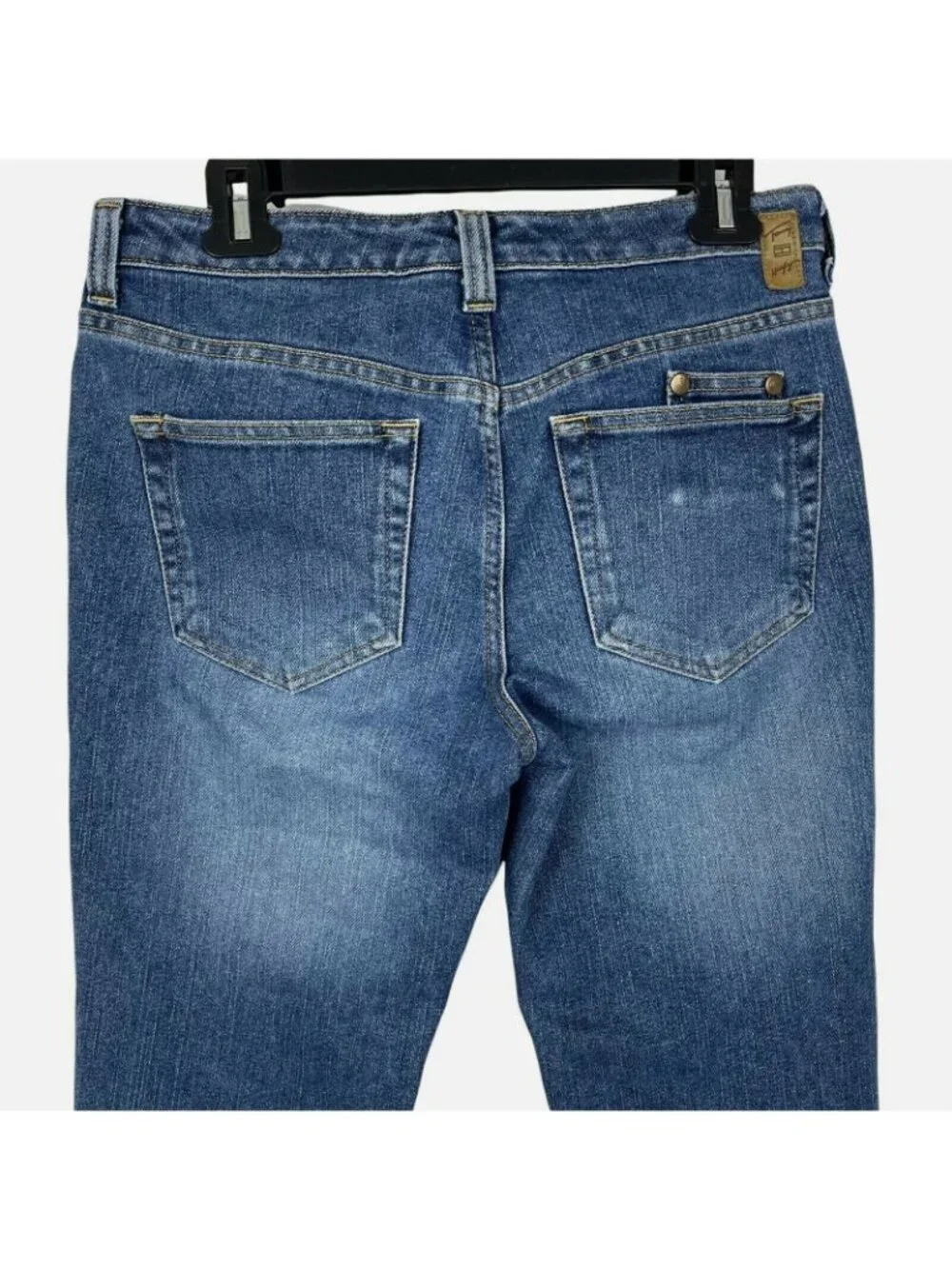 Tommy Hilfiger Women's Hipster Cuffed Leg Capri Jeans Size 6